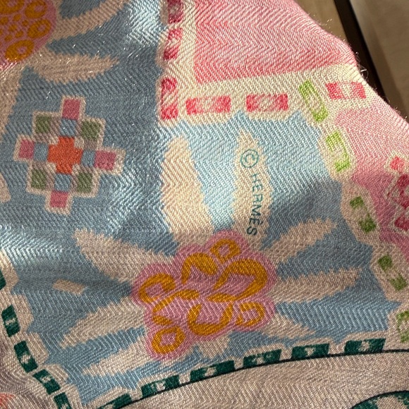 Hermes La Maison Multicolor Floral Horse Scarf - Picture 6 of 7